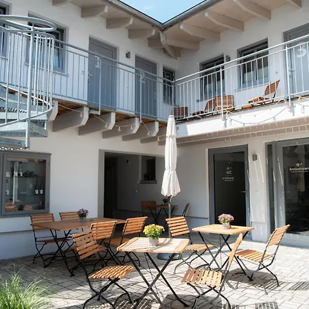 Main Landhaus-3